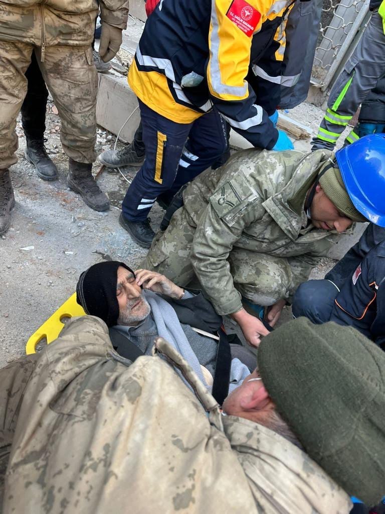 Türk Silahlı Kuvvetleri - 6 Şubat Depremlerinde Yaraların Sarılmasında Durmaksızın Görevde